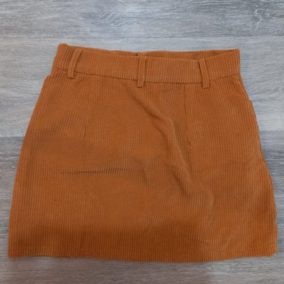 Carmel Colored Skirt - Picture 2 of 2